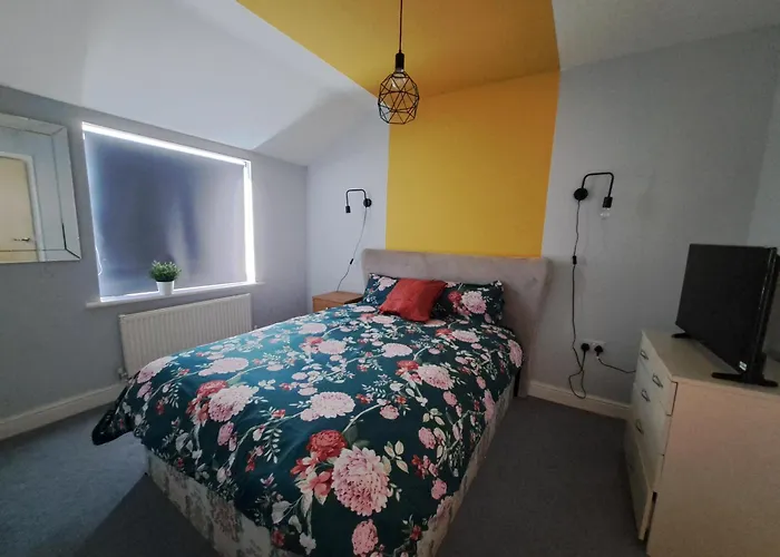 Private And Comfortable Room In Cosy Home
